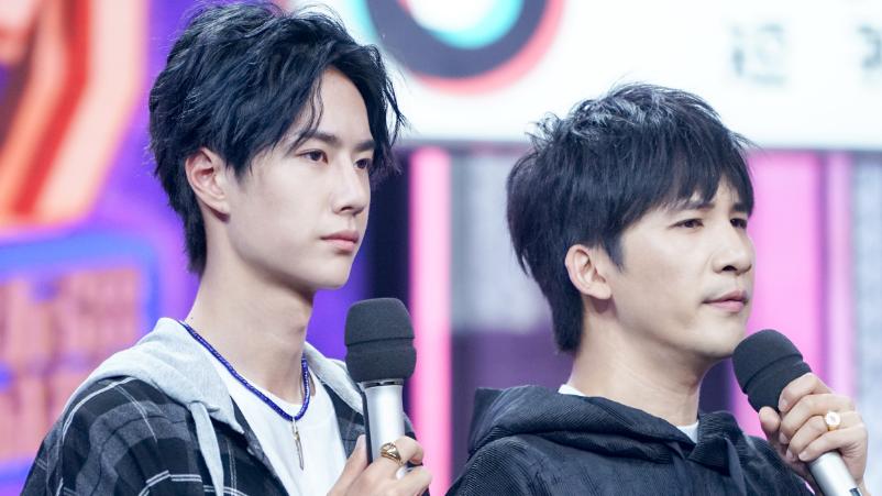 王一博|王一博早年经历让人心疼，不仅被称为节目背景板，还被泼过油漆