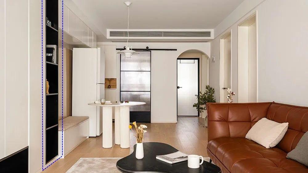 餐厅设计卡座，能坐又能装，上方再加排“双层柜”，收纳多出10㎡