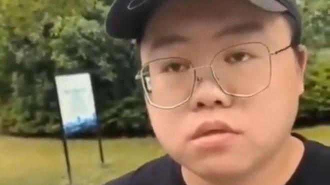 “亲亲脸蛋，摸摸你的身体”江苏一老师与学生网聊这些内容？