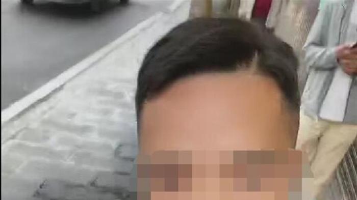 云南男子三步一跪向“表姐”求婚被质疑炒作，表姐表态拒绝