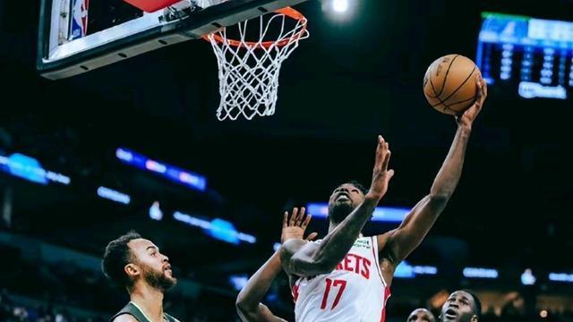 伊森成火箭唯一亮点，效率远胜阿里扎！戈登小马丁验货成功待交易