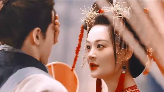 曾一萱|阿箬造型要是有朱小腰一半美，也不至于当3年“床头柜”了！