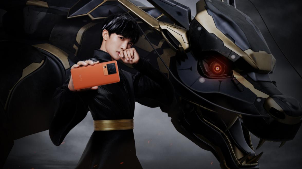 周深|《超级玩家》MV首映，周深造型酷帅，高音绝了，“面具深”亮眼！