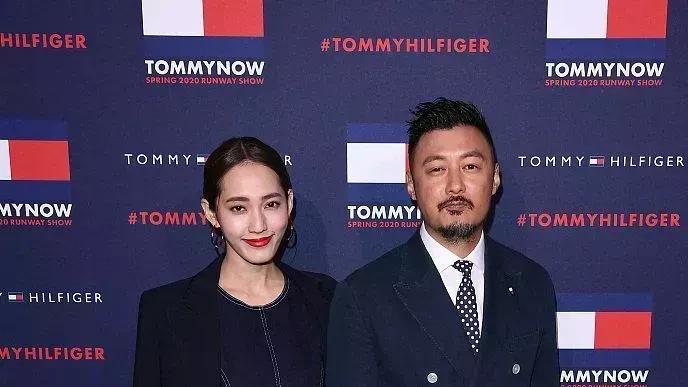 余文乐|41岁余文乐变油腻大叔，娇妻王棠云是＂百万超模＂，俩人形象差距大