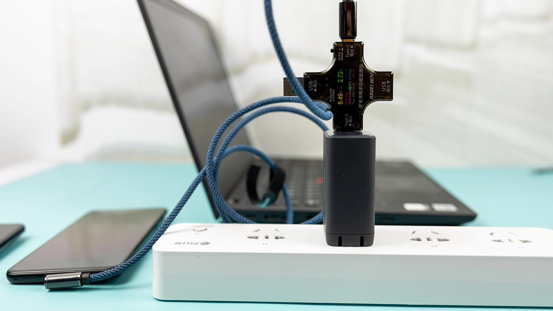 小米科技|以一抵三，Anker安克65W氮化镓三口超能充，轻量便携更方便