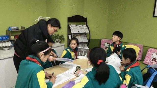 中小学|中小学“延时服务”被禁停，家长表示堪忧，新问题该怎么解决？