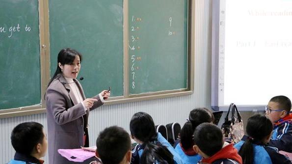 教师|部分教师群体被淘汰，教师迎来“严抓”，引起广大网友热议