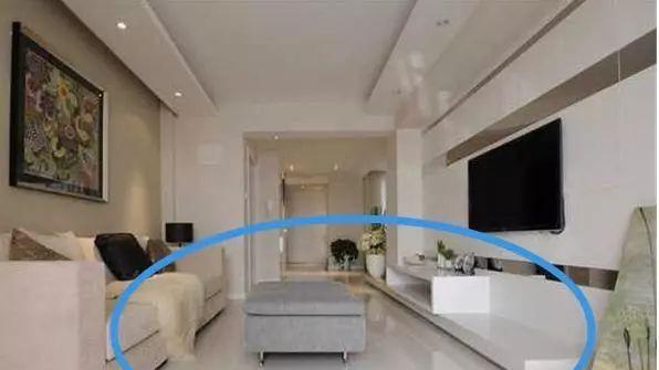 老师傅告诉你，家庭装修别再用无缝瓷砖了，分分钟毁房！