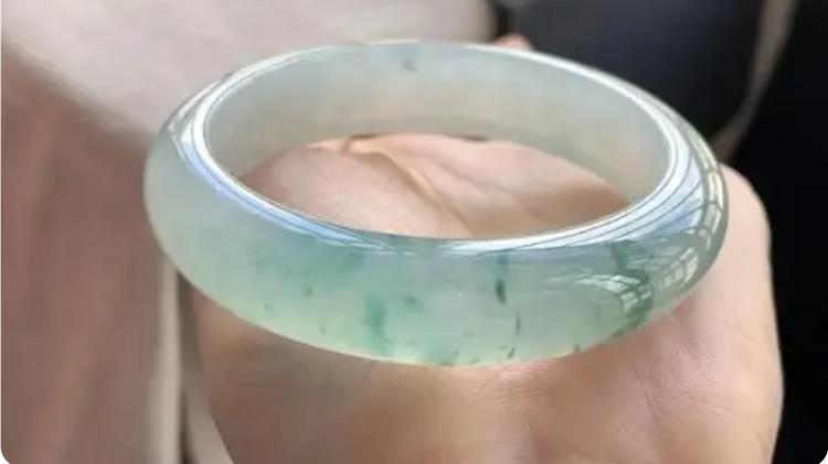 翡翠|怎么鉴定翡翠的真假