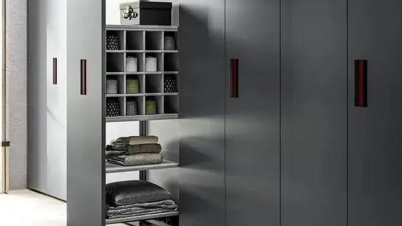 长话短说，同样的钱打柜子，6处留空改窄，便利性远超一般收纳柜