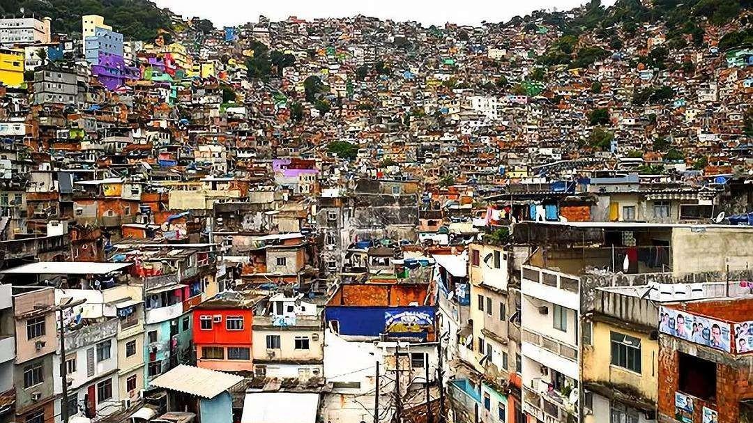 游山川|巴西的这个地方，街头艳丽的风景背后却隐藏着风险？