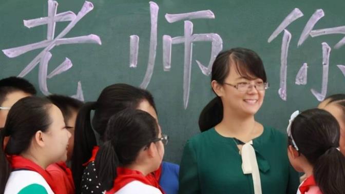 教师|小学都招研究生了，师范生不读研还有出路吗？