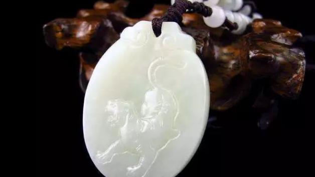 |人人都想收藏和田玉首饰，价格一路飞涨，未来的价格会怎样