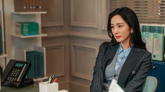 杨超越|轻喜剧《家有姐妹》定档，出圈爆点是柳岩范明的演技，杨超越的脸