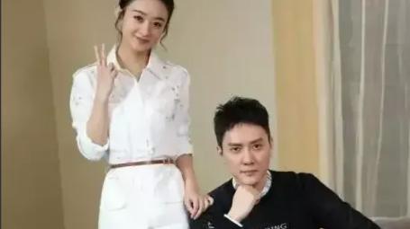 赵丽颖|赵丽颖和冯绍峰相识几部剧下来，赵丽颖还是被眼前这个温柔体贴的男人吸引了。
