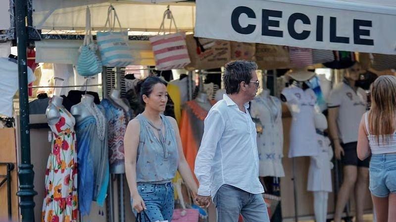 姜昆|巩俐私下素颜太真实了，皱纹明显眉毛剩一半，一身土味像普通大妈