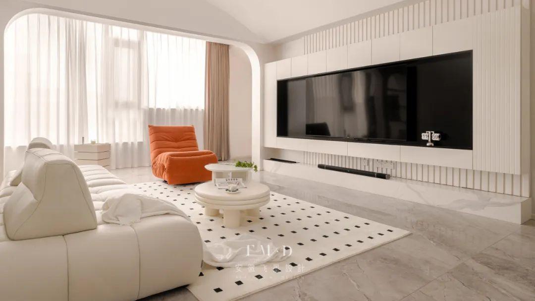 难怪对大横厅情有独钟，130㎡现代法式的家，说是小豪宅不过分