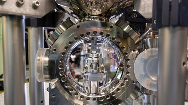 德国科学家利用离子显微镜发现了一种新的分子，和其他分子不同