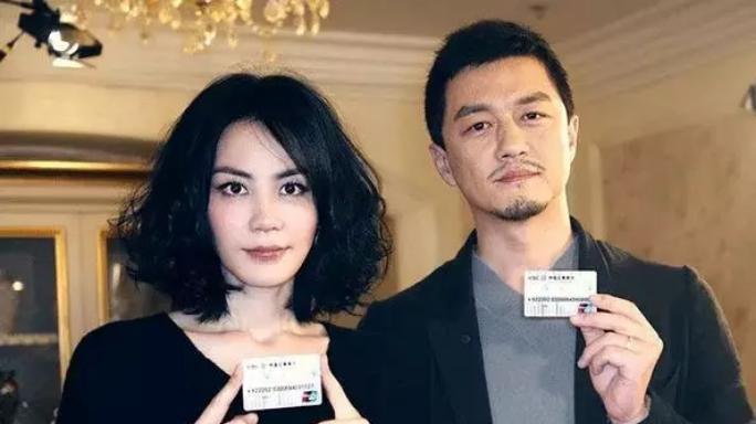 李亚鹏|李亚鹏一家三口逛超市，女儿多次出镜，有意成为短视频小主角