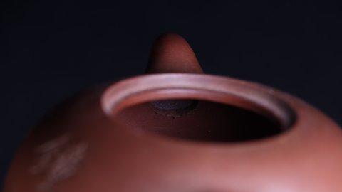 版画|回流：晚清钟式老紫砂壶。