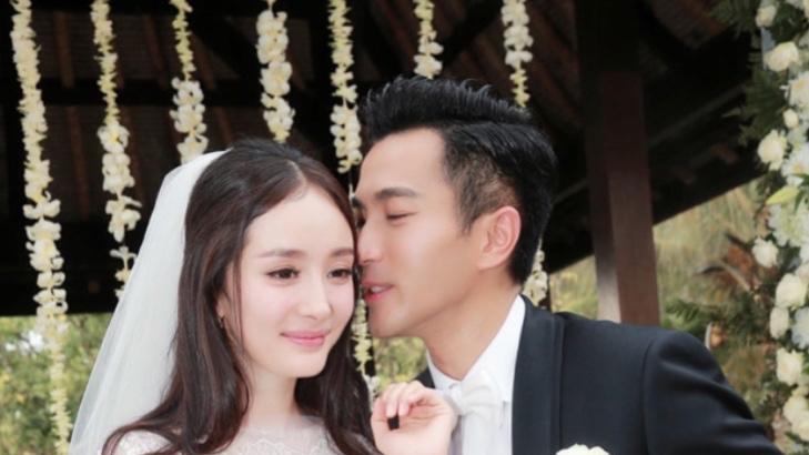 刘恺威|48岁刘恺威疑恋情曝光，与美女结伴出游好甜蜜，女方身材好颜值高