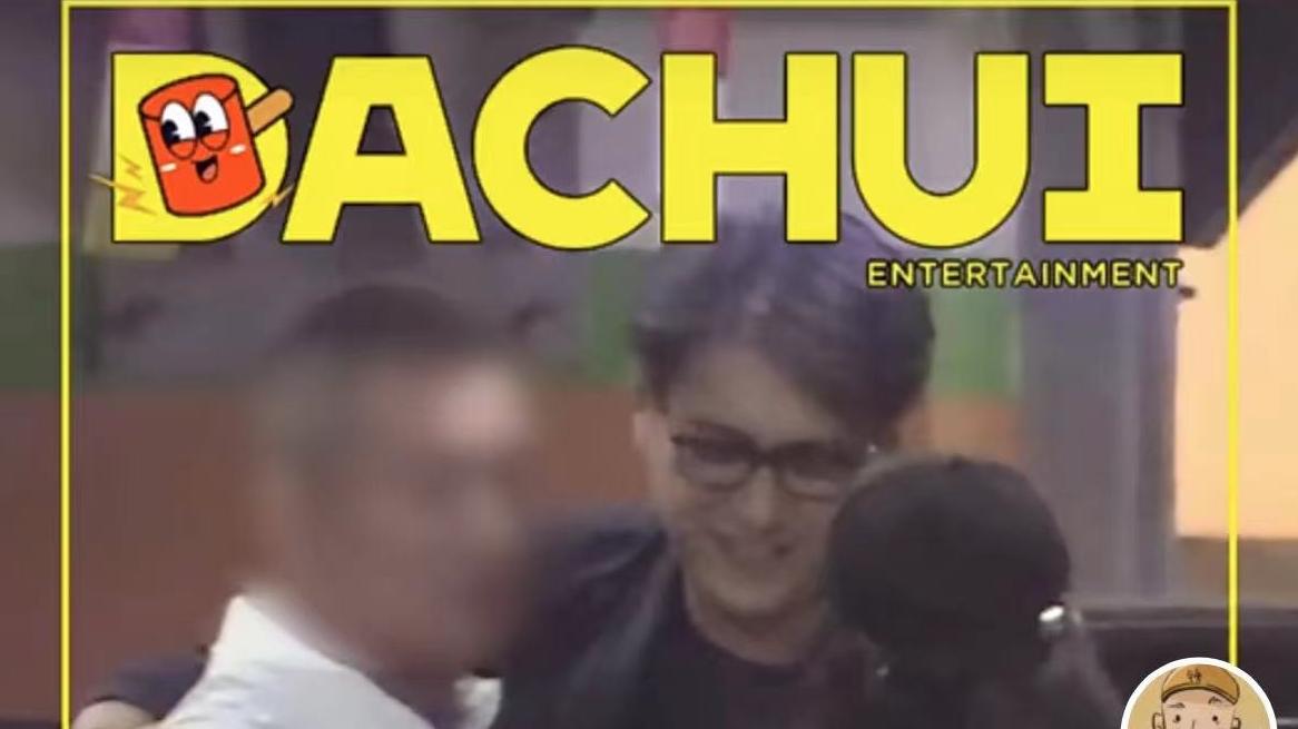 章子怡|章子怡和靳东深夜聚会，独处车内密谈将司机赶下车，举止引起争议