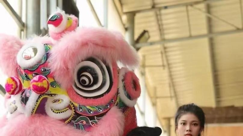 水上高桩起舞的18岁“狮头”：5年比赛获奖累累，也曾因踩空留下心理阴影