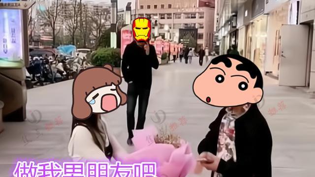 年轻女子向瘦小丑男子求婚被拒绝，路人：他不帅，我比他差在哪里