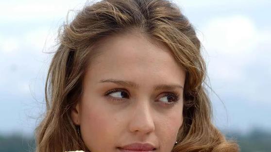 杰西卡·阿尔芭|幸运查克：杰西卡·阿尔芭有在这片中作出让步，拍摄大胆戏码吗？