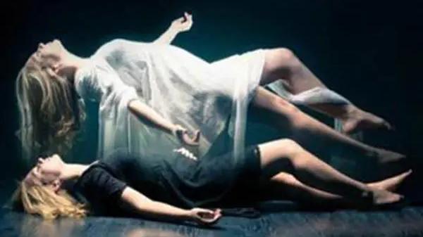 一个画家和小女孩经历过濒死后，向科学家证实灵魂呆在另一个世界