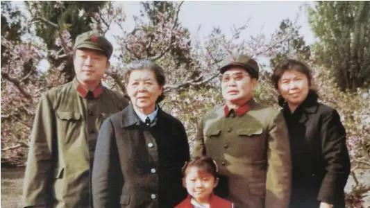 1983年，杨得志女婿被小混混当街打死，邓小平得知后都十分愤怒