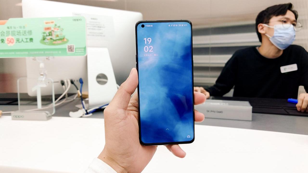 曲面屏|免费贴曲面屏手机膜是什么体验？这波不就是白嫖党的快乐嘛！