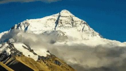 地球山峰不能突破一万米？要是超过这个高度，将会被压垮