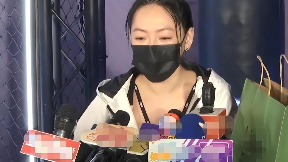 小S|许雅钧与5位美女约饭后，二女儿透露小S近况，她的反应正常吗？