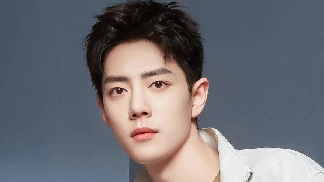 肖战|肖战又被官媒冠上“新头衔”？透过舞台被封为隐形学霸，点燃激情