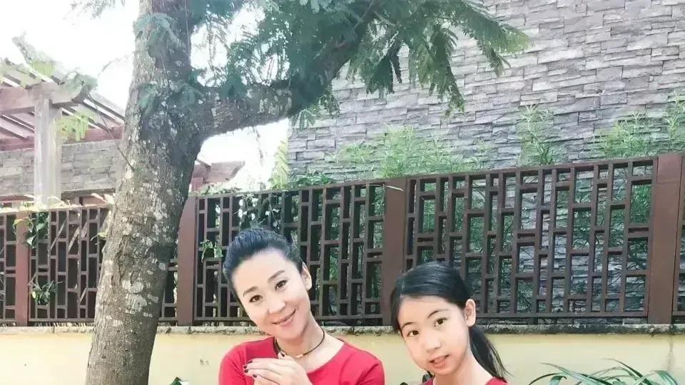 哈尼克|知名演员苗圃地女儿长大了