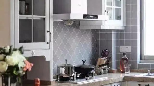 139平美式三室两厅，一进门玄关把人迷住，电视墙更是实用极了！