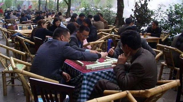 打麻将只是闲玩，到了约定时间，输赢都要撤