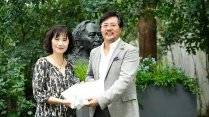 胡静|孙道临女儿向上影捐赠父亲铜像