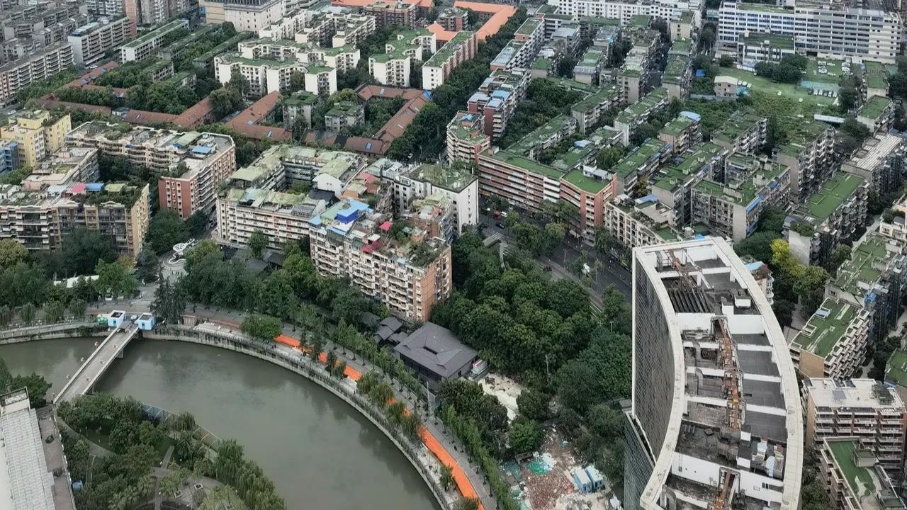 购房置业|想不通为什么有人会去买老破小房子？