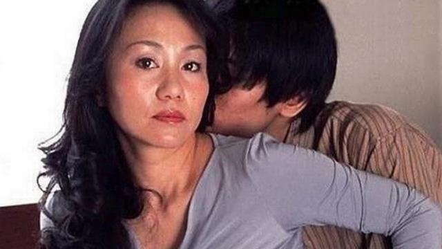 1980年，一家人中毒丈夫身亡，妻子反复唠叨一件事，引起警方怀疑