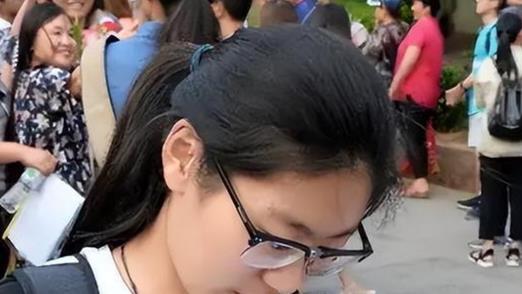 翻译|这三类职业“有点悬”，教授分析未来就业趋势，你的专业在其中吗