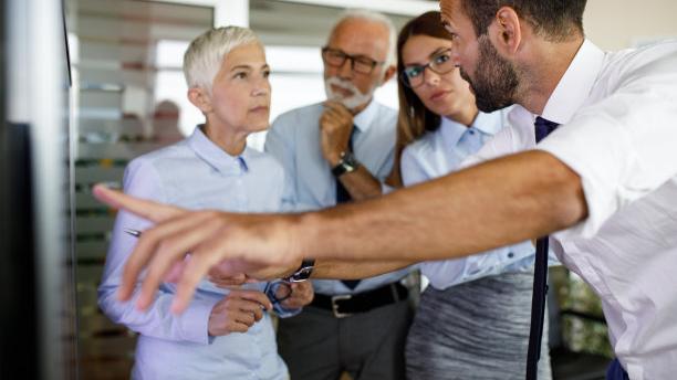 |职场中，不给领导穿小鞋，不刻意不让领导知道，就无可厚非
