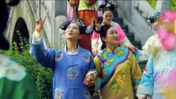 退休|16位上海退休阿姨，自掏腰包翻拍《甄嬛传》，网友直呼：比流量演的好