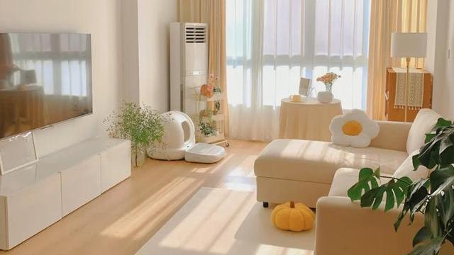 女主拒绝过度装修，76小家坚持硬装越简单，家越显大，超有品味