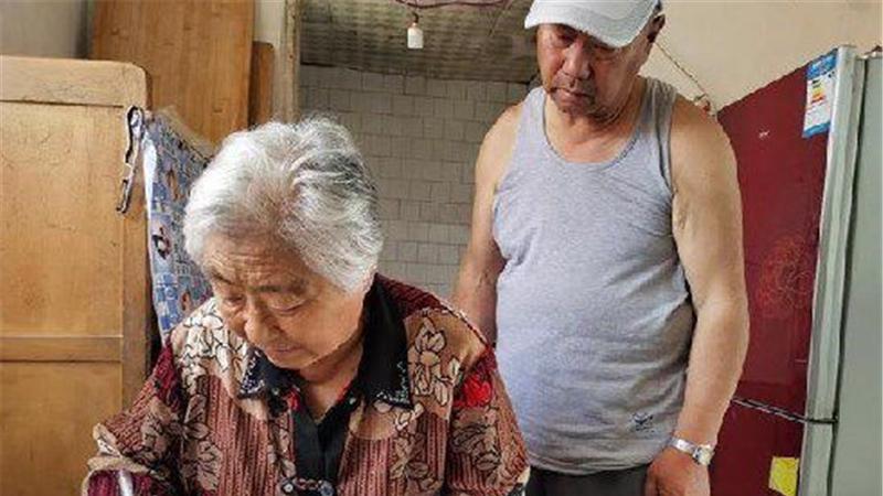 德国|独女儿出国留学失联17年，领事馆帮联系遭拒见，背后原因引人深思