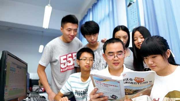 大学|深受国家电网青睐的3所大学，录取分数不算高，有机会拿到铁饭碗