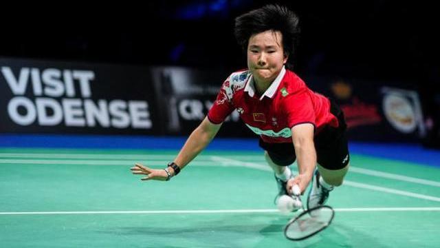 何冰娇|国羽第19次进决赛！何冰娇赢球高举双臂，韩国轰3-0，会师中国！