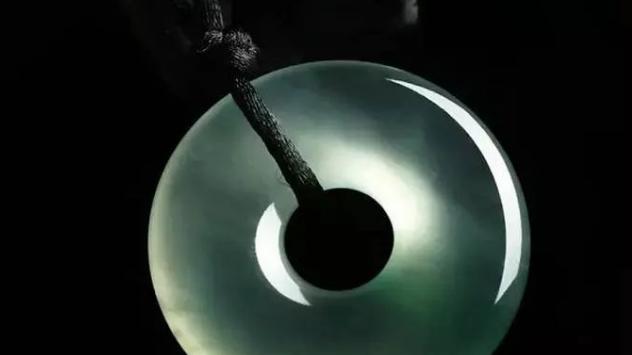 翡翠|翡翠原石开窗有哪些？搞清楚这三个方面，就能把握方向