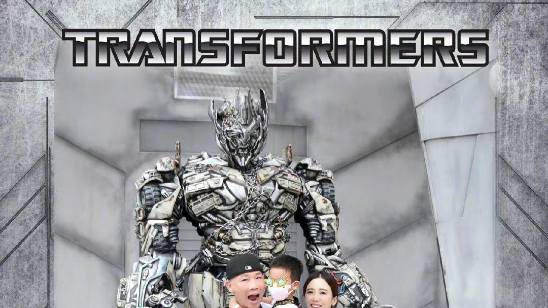 陶喆|陶喆抱儿子合照，美颜过度成娃娃脸，男友人为避嫌不与江佩蓉靠近